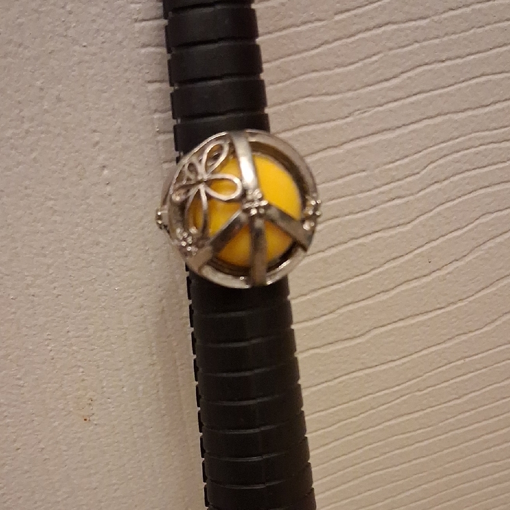 Peace Ring with Yellow Sphere